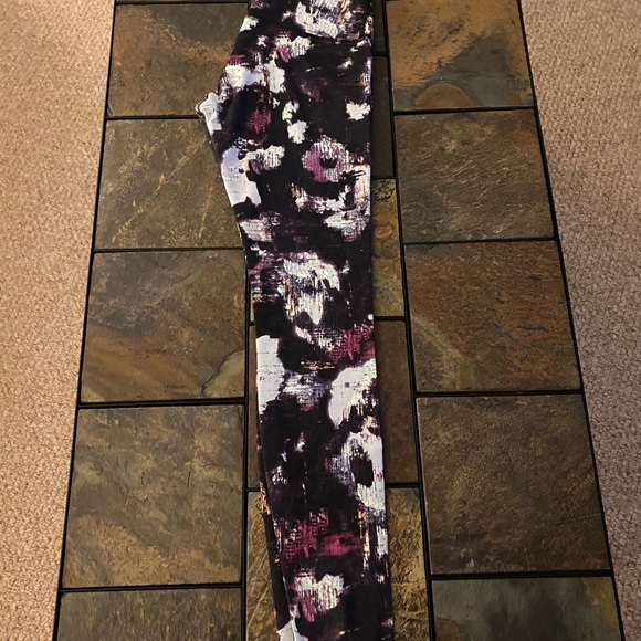 Lululemon Leggings - Picture 2 of 3